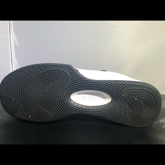 (Pre-Owned) Jordan Ultra Fly 2 low white and black - Picture 11 of 12